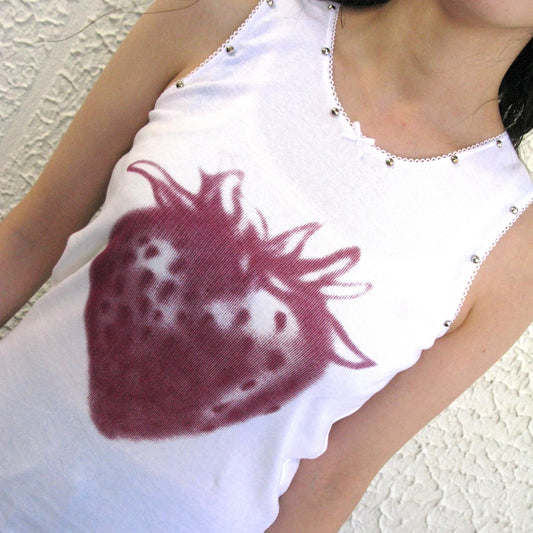 Strawberry studded tank / エアブラシTシャツ