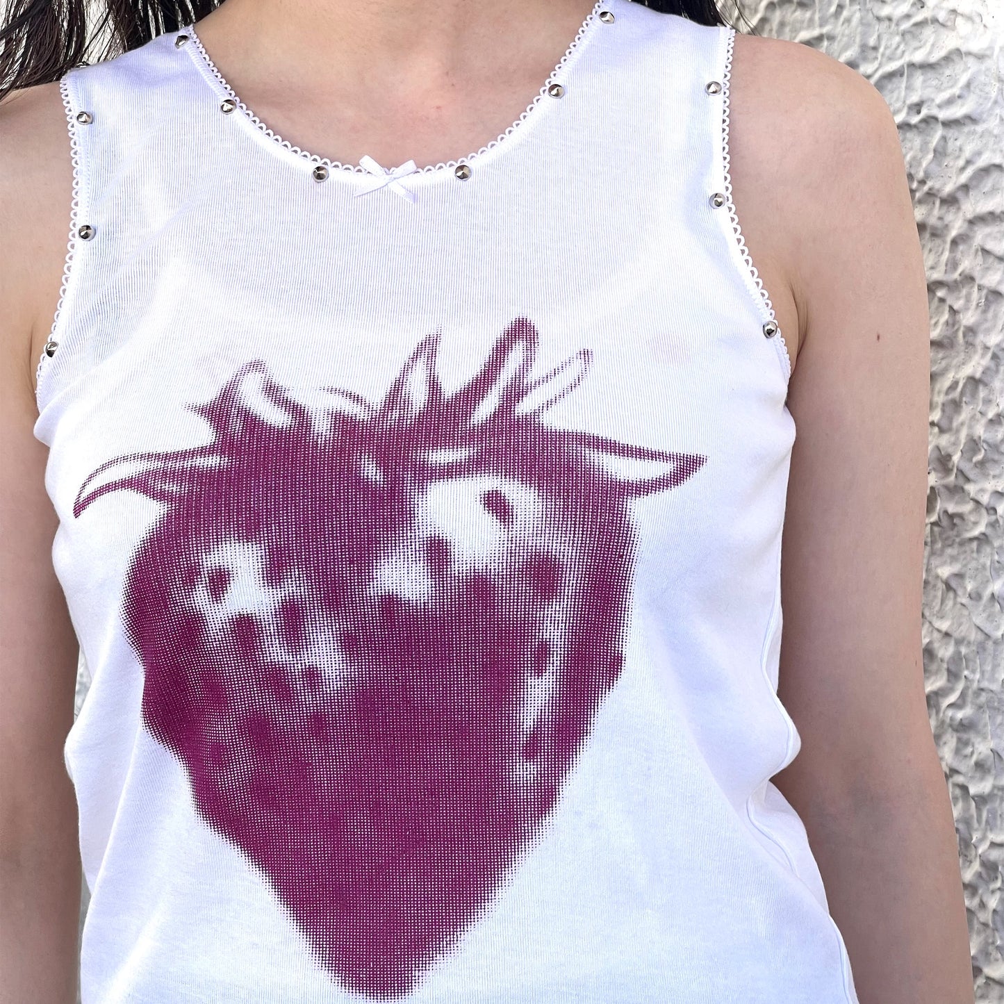 Strawberry studded tank / エアブラシTシャツ