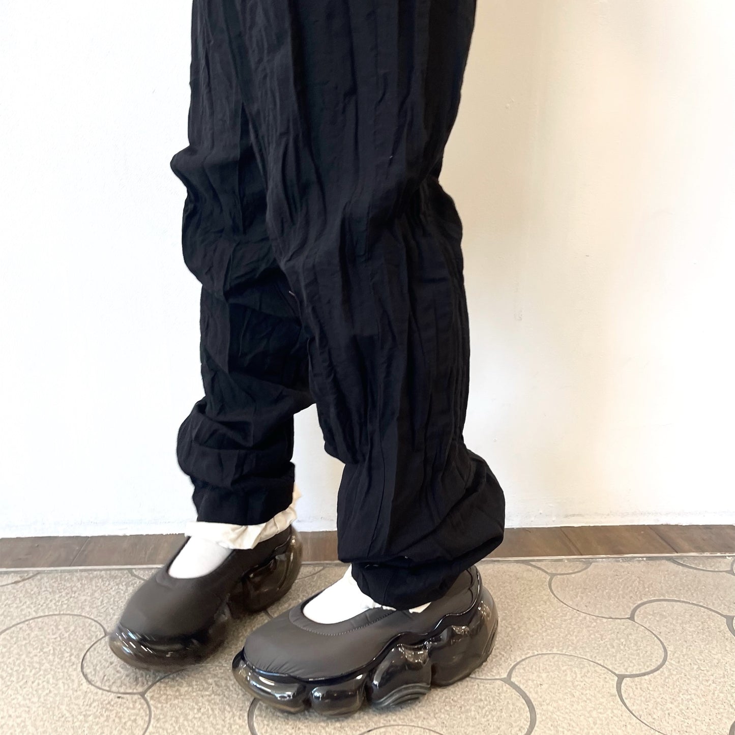 fulled pants / black / ウォッシュ加工パンツ