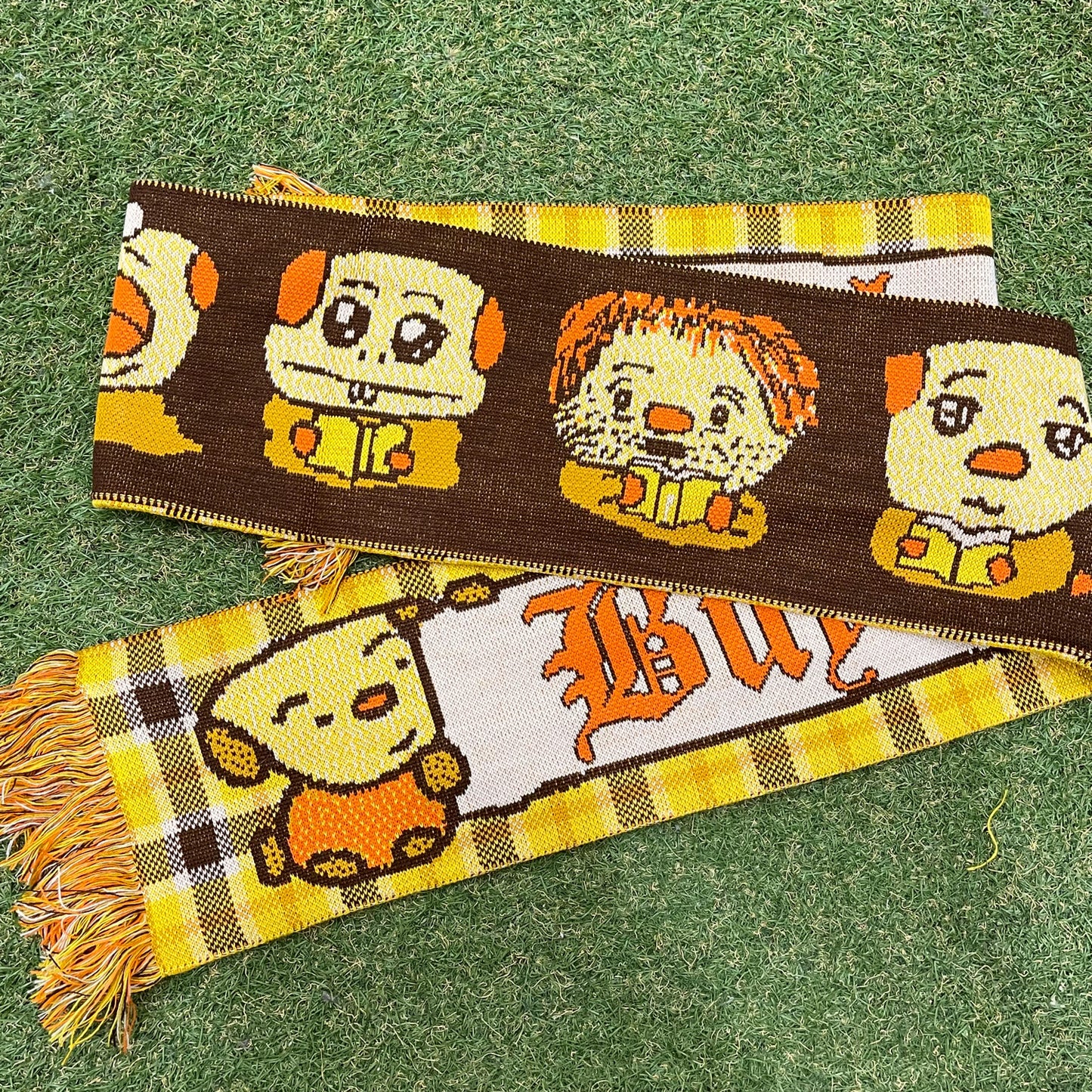 【Joo Young Kim】“Buy books and actually read them” scarf / グラフィックマフラー