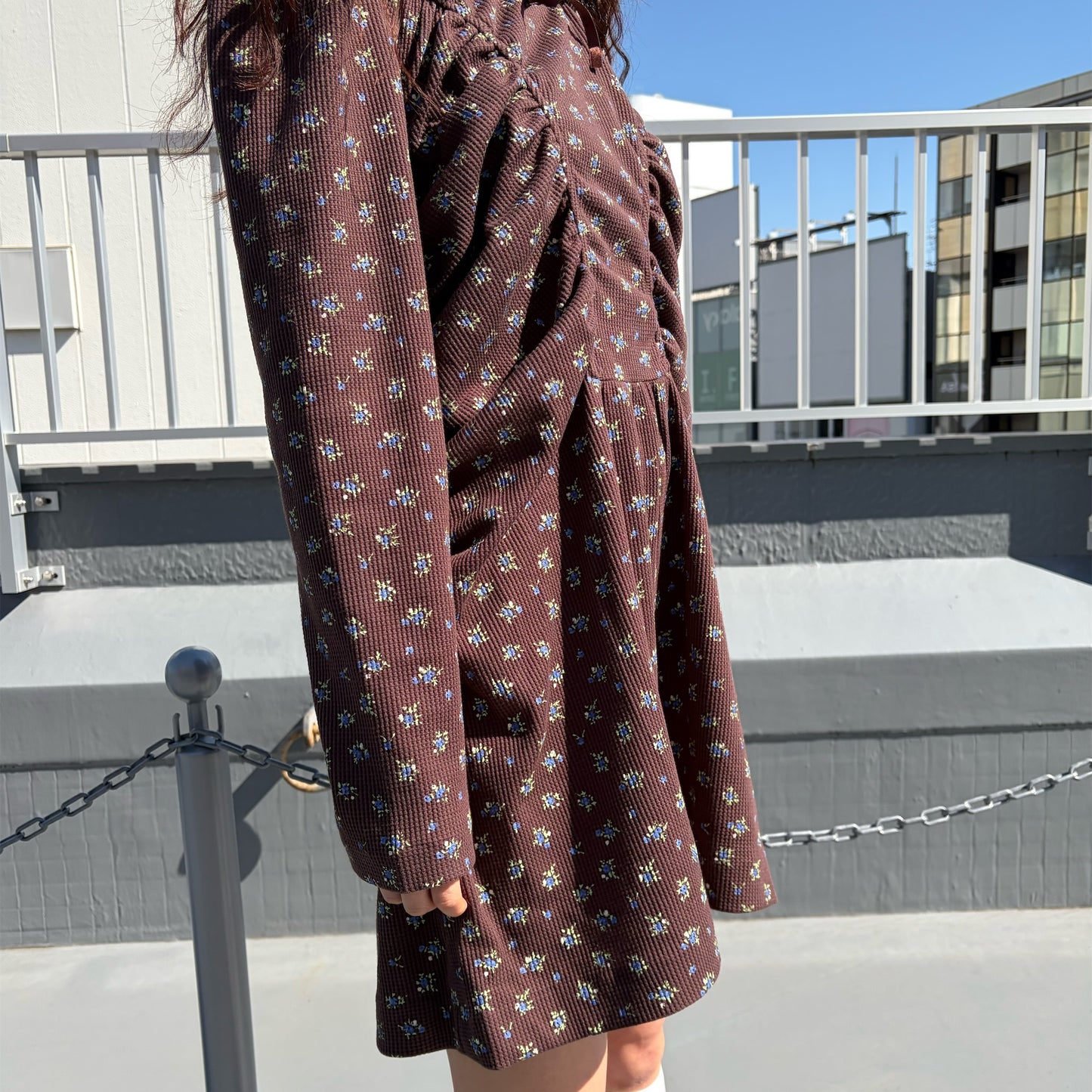 LITTLE NANA'S DRESS / BROWN / フラワーパターンギャザーミニドレス