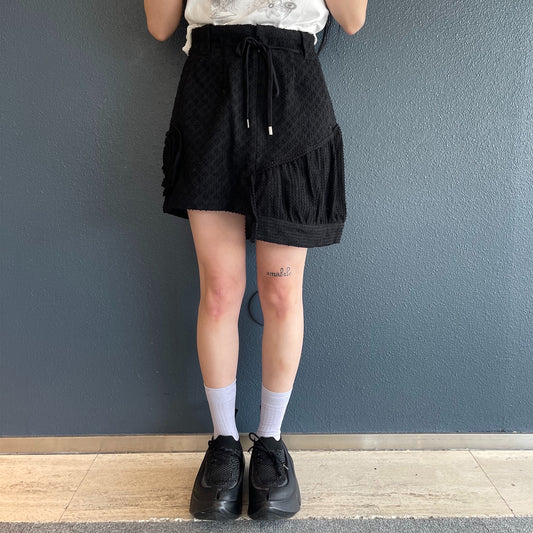 Asymmetry Embroidery Skirt / Black / アシンメトリーミニスカート