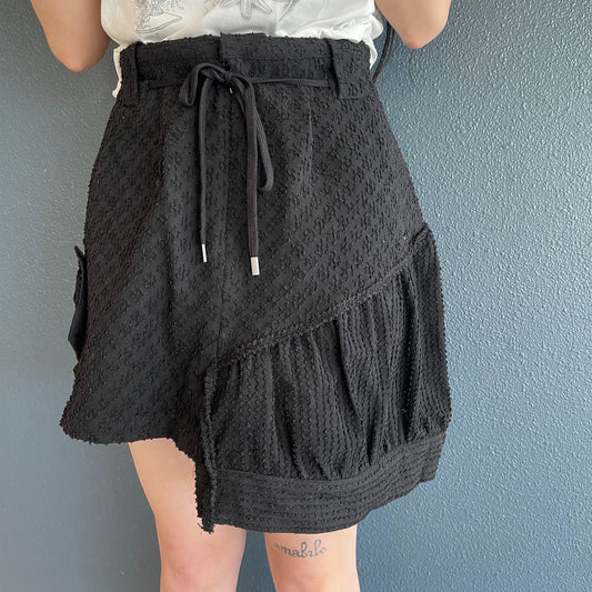 Asymmetry Embroidery Skirt / Black / アシンメトリーミニスカート