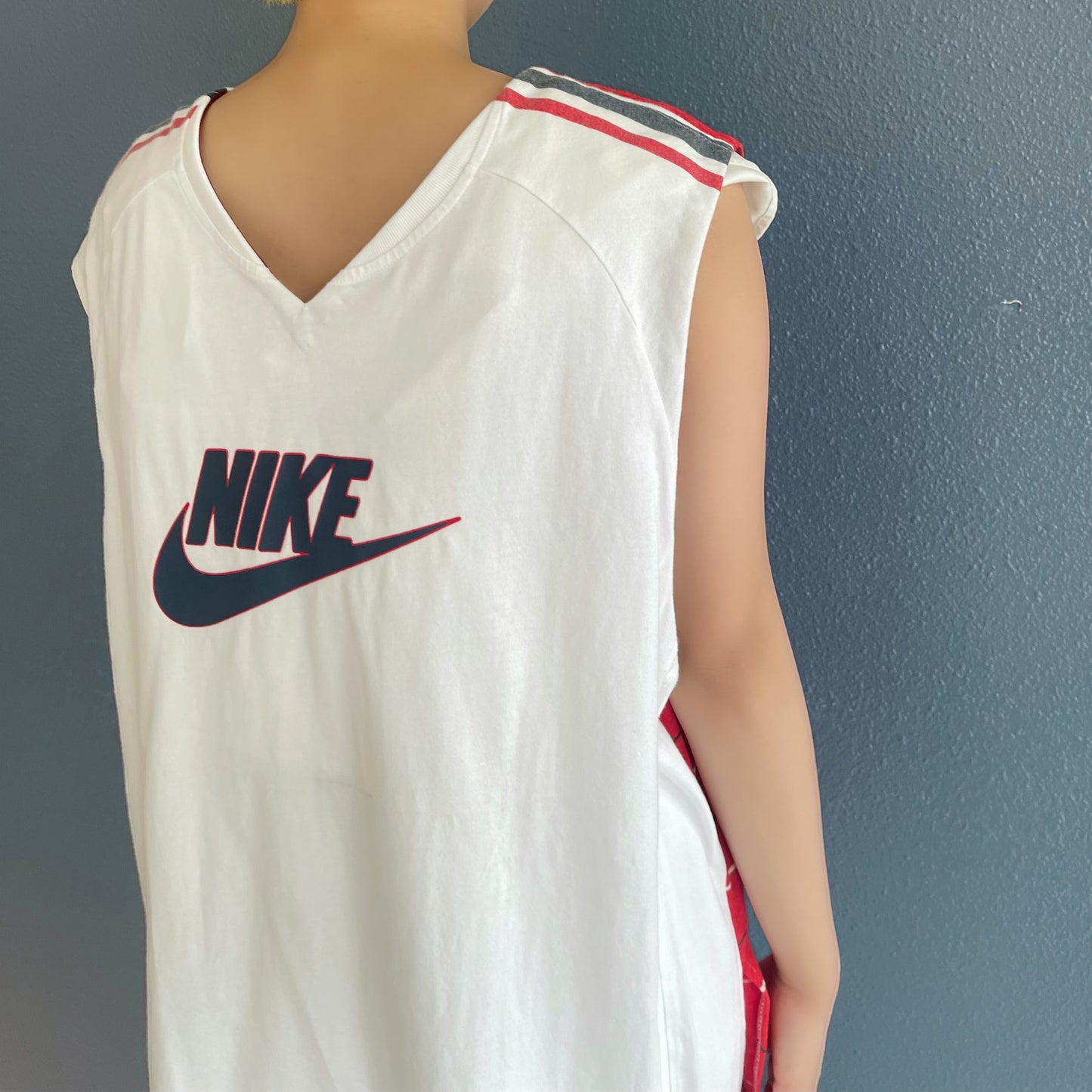 V NECK SLEEVELESS T / JOY / 2WAYグラフィックTシャツ