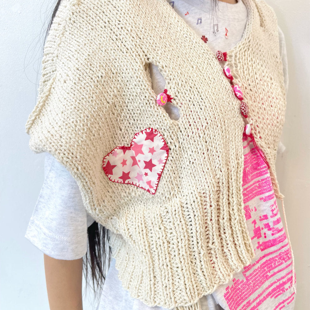 piece of letter knit vest / beige / ニットベスト
