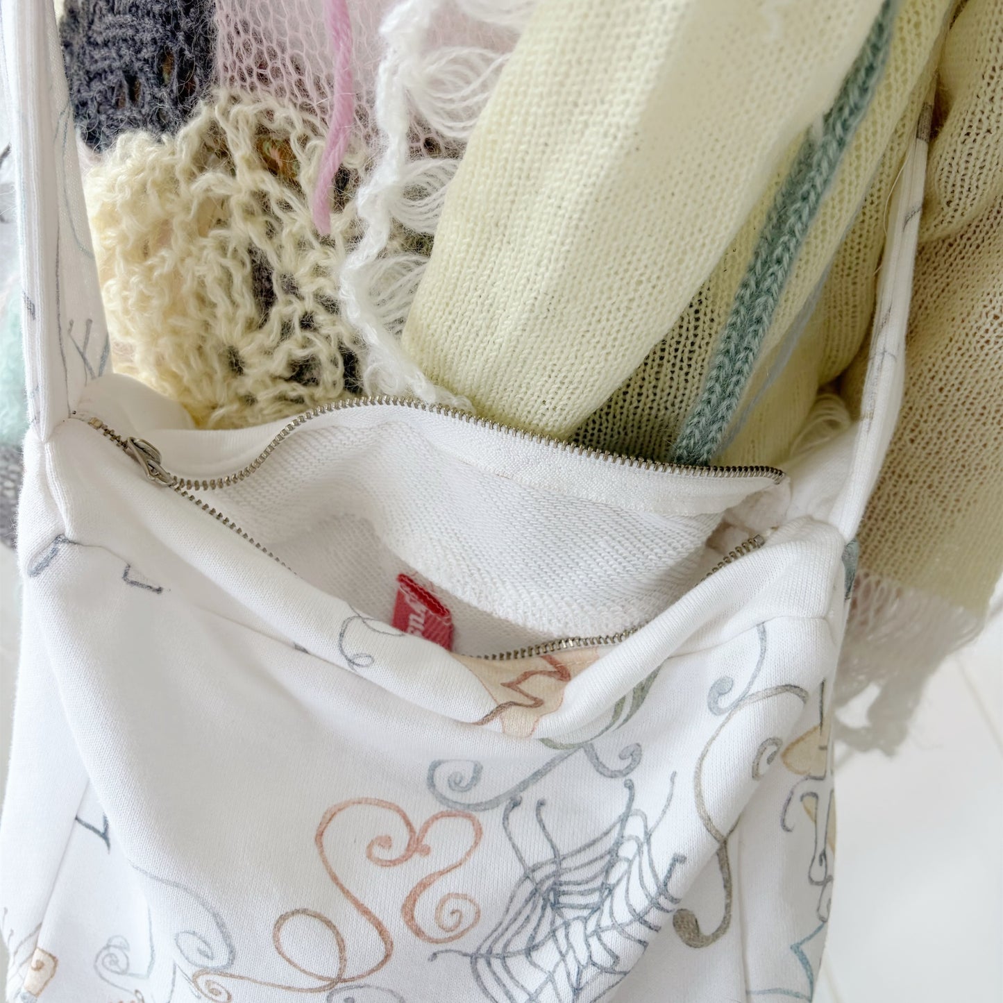 square shoulder bag / Haesun / グラフィックショルダーバッグ