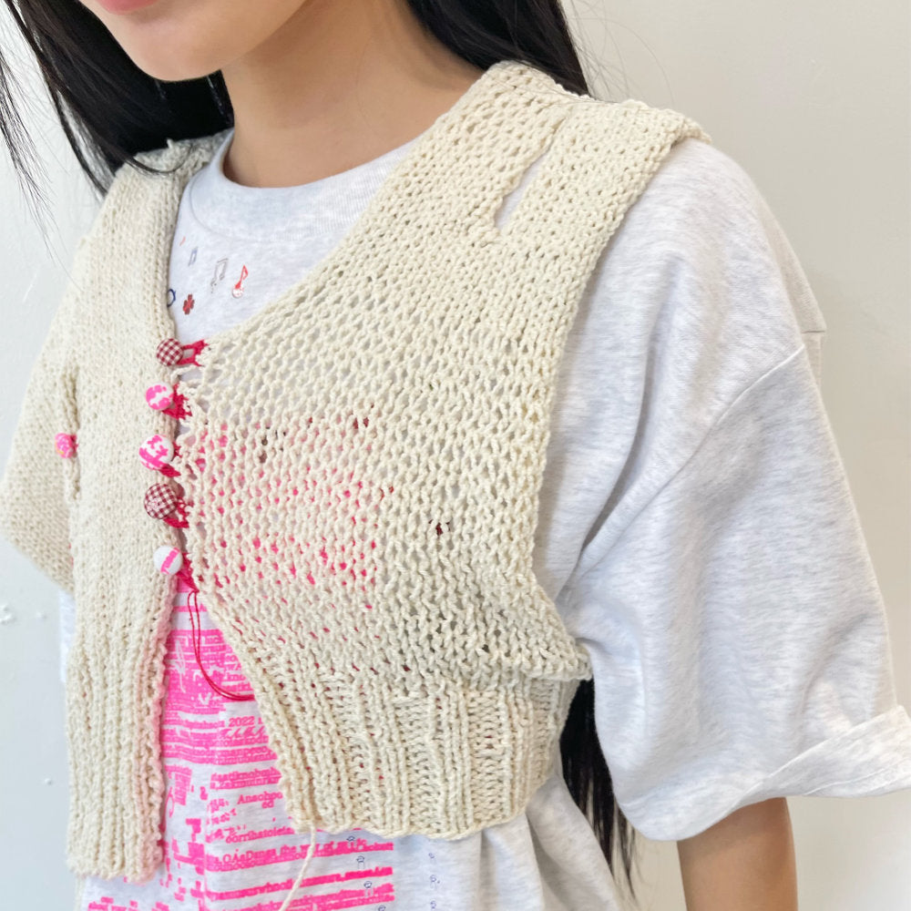 piece of letter knit vest / beige / ニットベスト