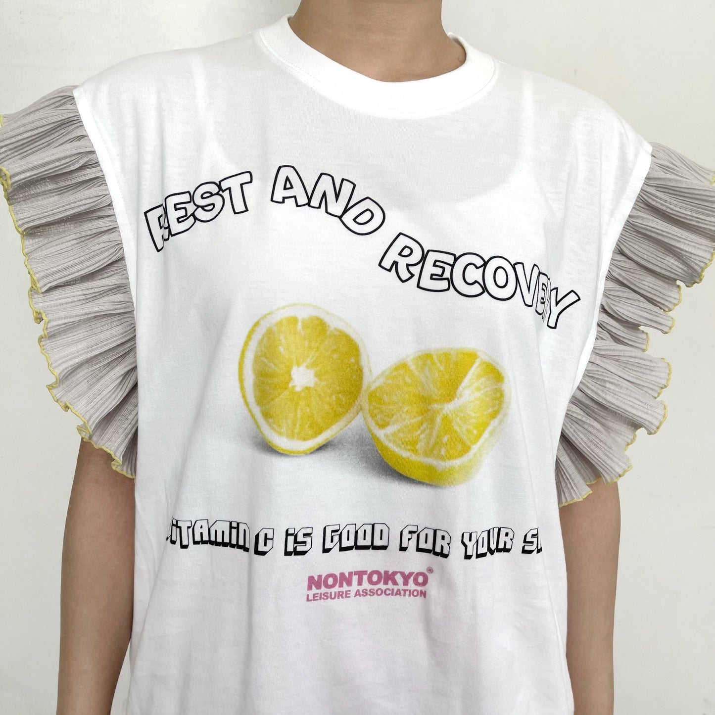 FRILL SLEEVE T-SHIRT / WHITE / フリルスリーブTシャツ | シープ