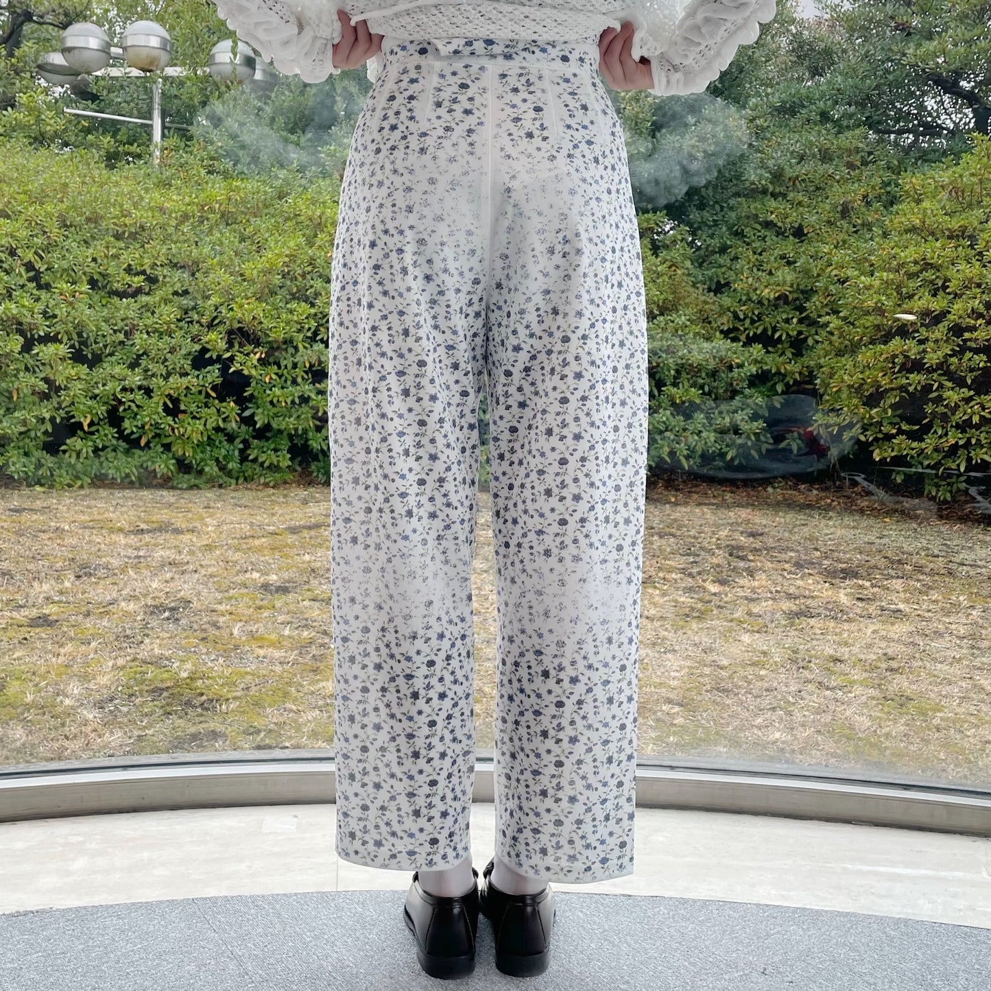 pants / blue / フラワーパターンパンツ