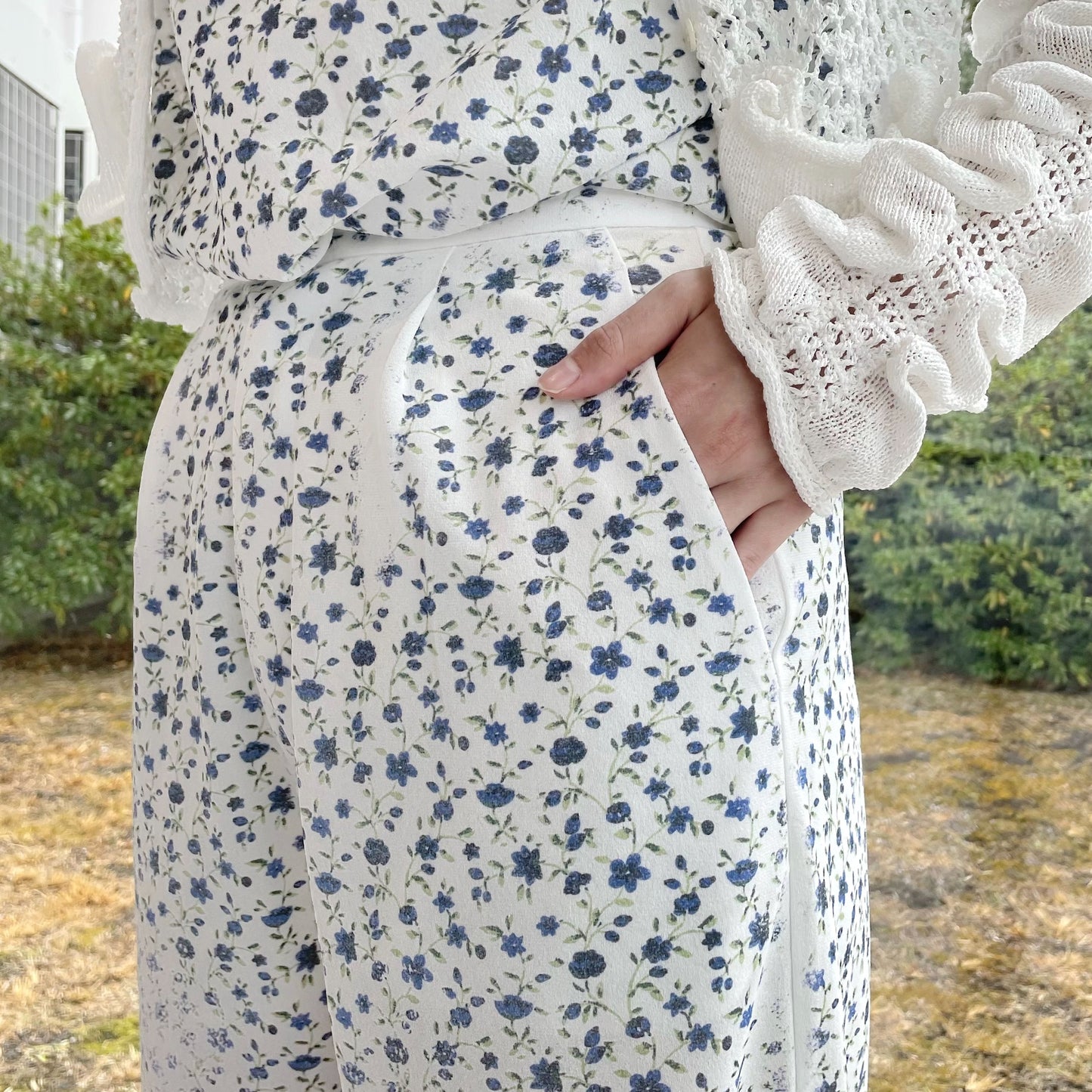 pants / blue / フラワーパターンパンツ