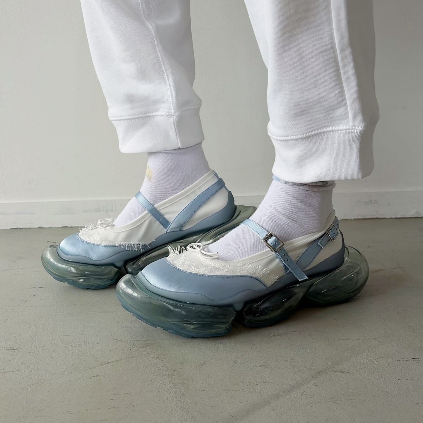 【MIKIOSAKABE】Lotus satin / BLUE SATIN / ストラップシューズ