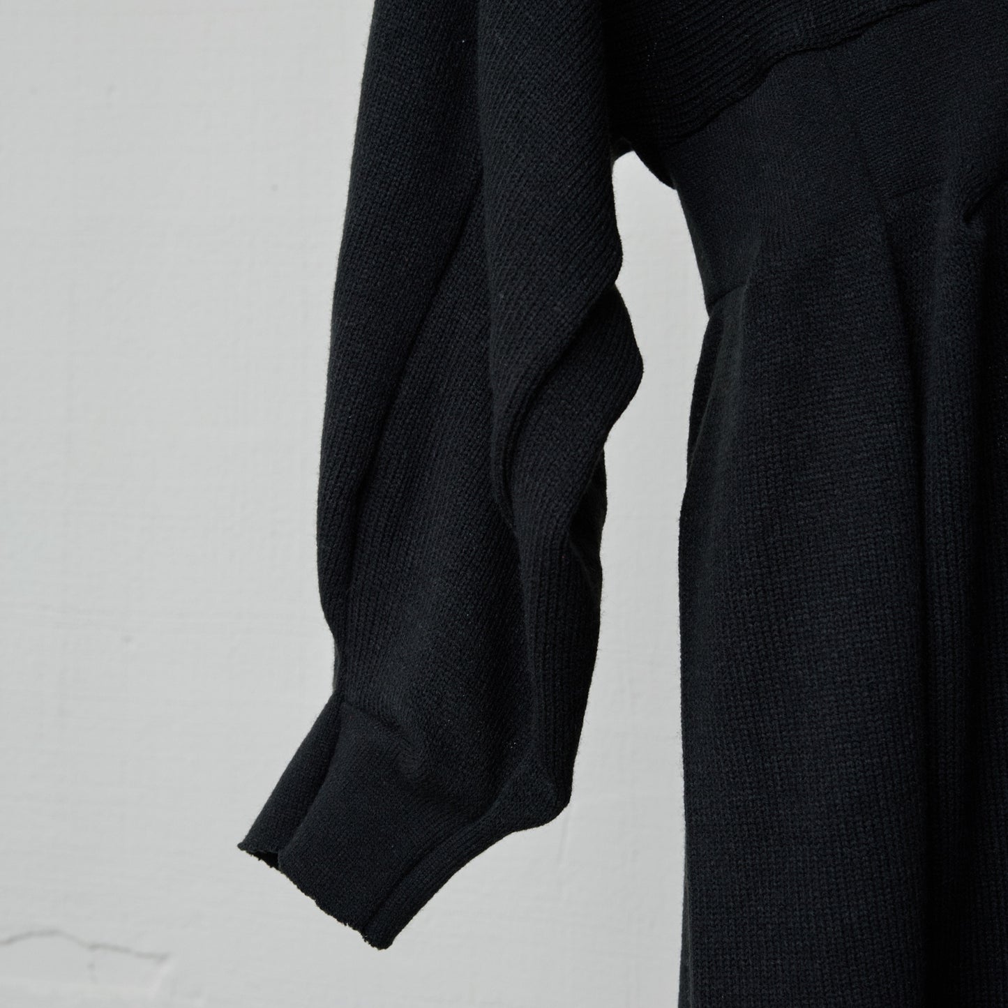 LOOSE SOCKS! DECONSTRUCTED KNIT / BLACK / ルーズソックス構築ドレス