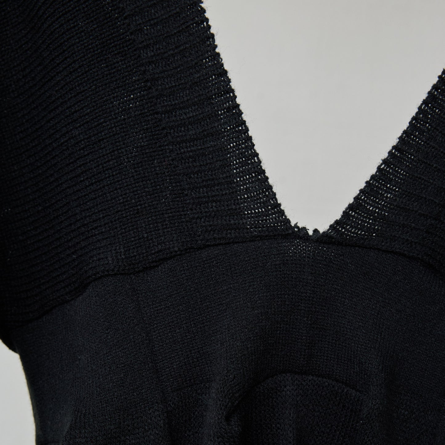 LOOSE SOCKS! DECONSTRUCTED KNIT / BLACK / ルーズソックス構築ドレス