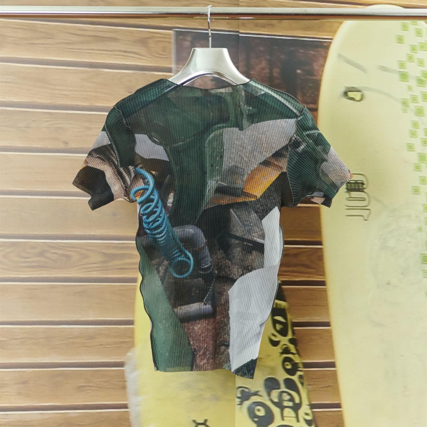 SHEER GRAPHIC TOP / MOSS DRUM / シアーグラフィックトップ