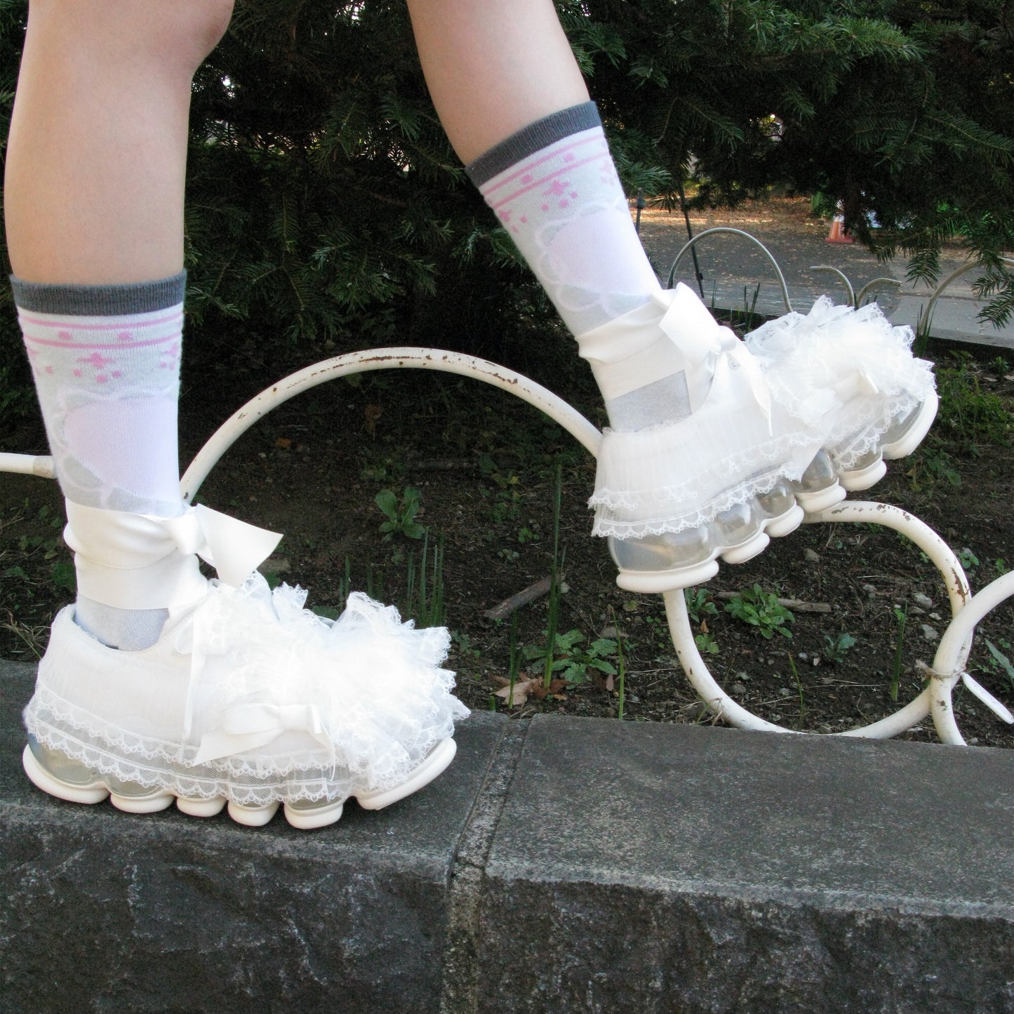 NEW "JEWELRY"CAKE / WHITE / MIKIOSAKABEフリルシューズ