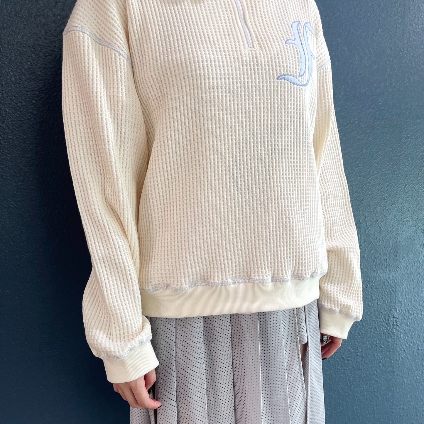 [F.E.E.S] waffle half zip pullover / vanilla cream / ワッフルハイネックハーフジップ