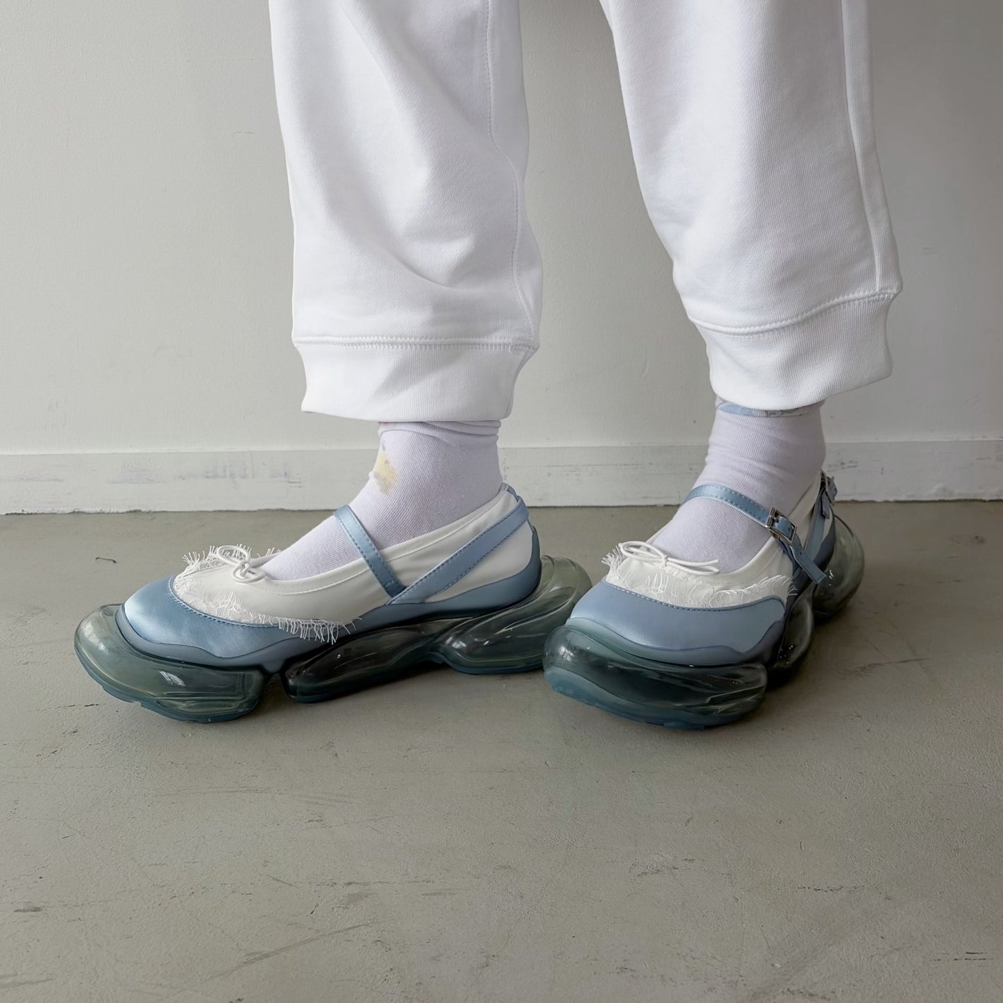 【MIKIOSAKABE】Lotus satin / BLUE SATIN / ストラップシューズ