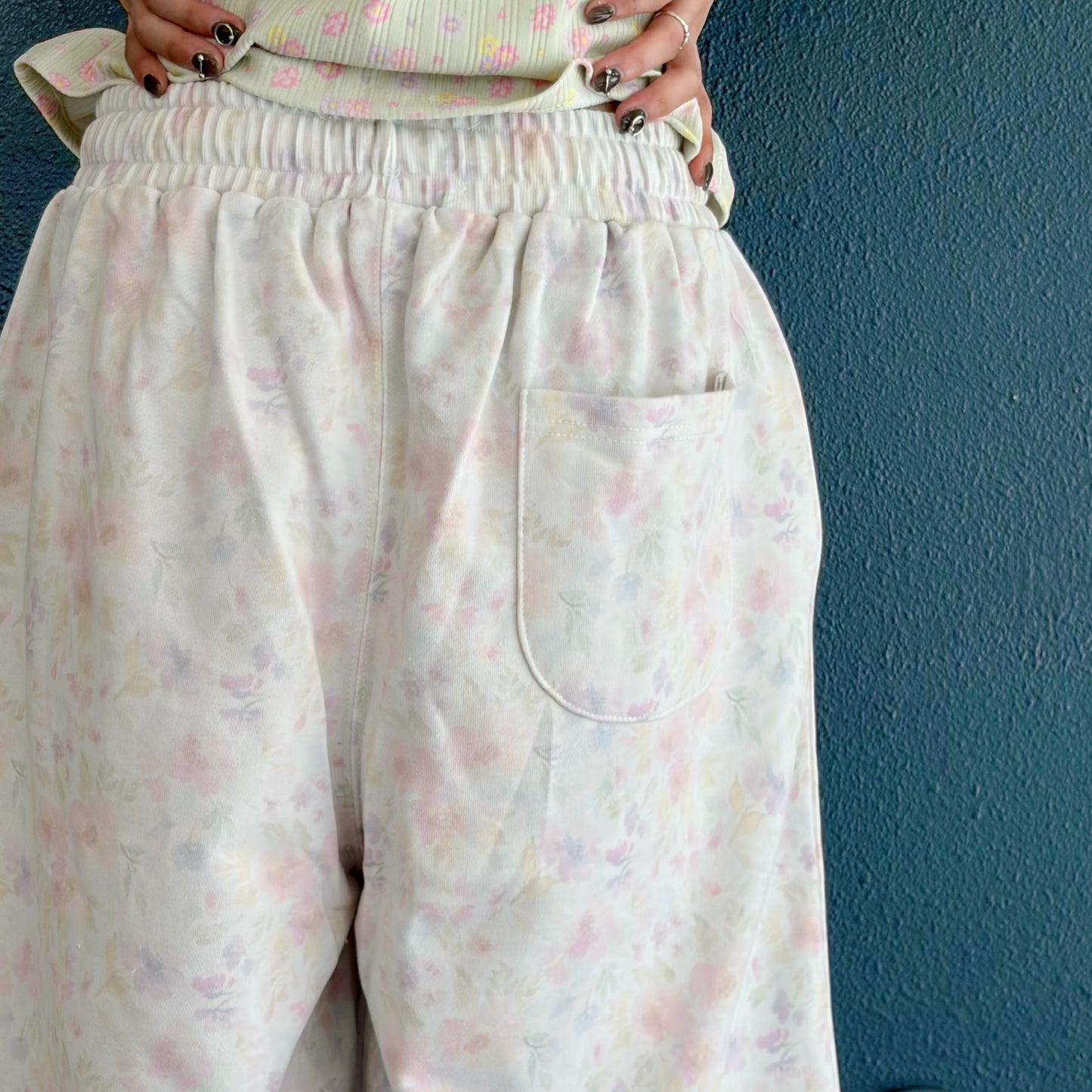 [F.E.E.S] flower bermuda pants / light grey / フラワーバミューダパンツ