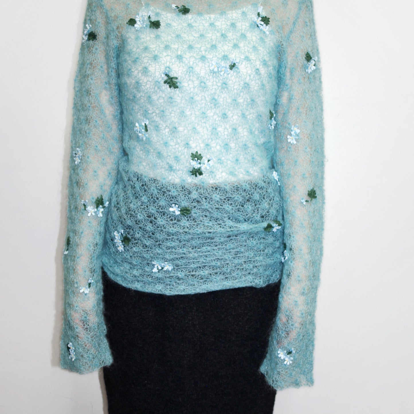 ribbon-stitched sweater / turquoise / リボン刺繍セーター