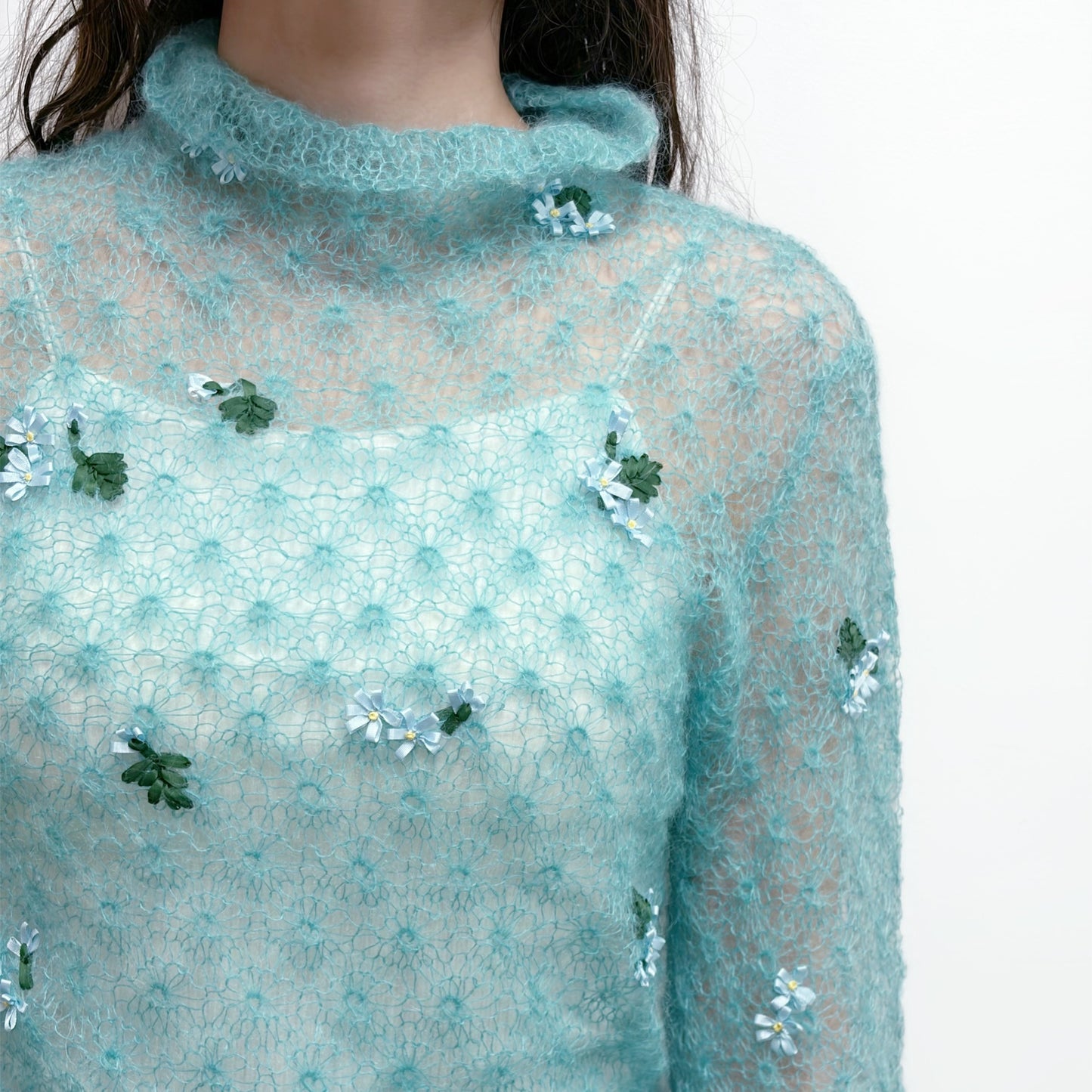 ribbon-stitched sweater / turquoise / リボン刺繍セーター