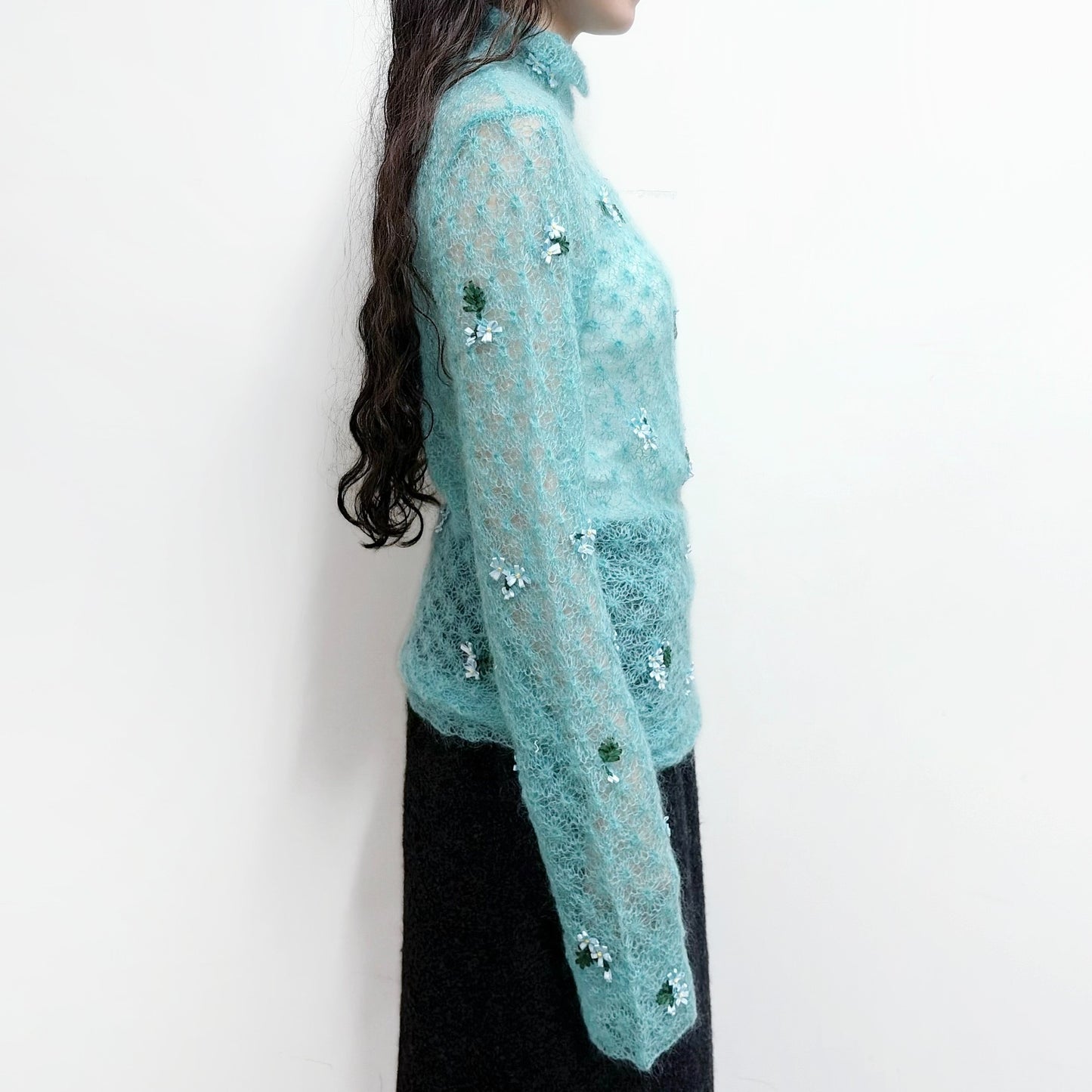 ribbon-stitched sweater / turquoise / リボン刺繍セーター