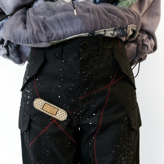 SLASH SCAR CARGO PANTS STAIN PROCESSED EMBROIDERED PATCH ARTWORK BY TREVOR BROWN / BLACK / 刺繍パッチカーゴパンツ
