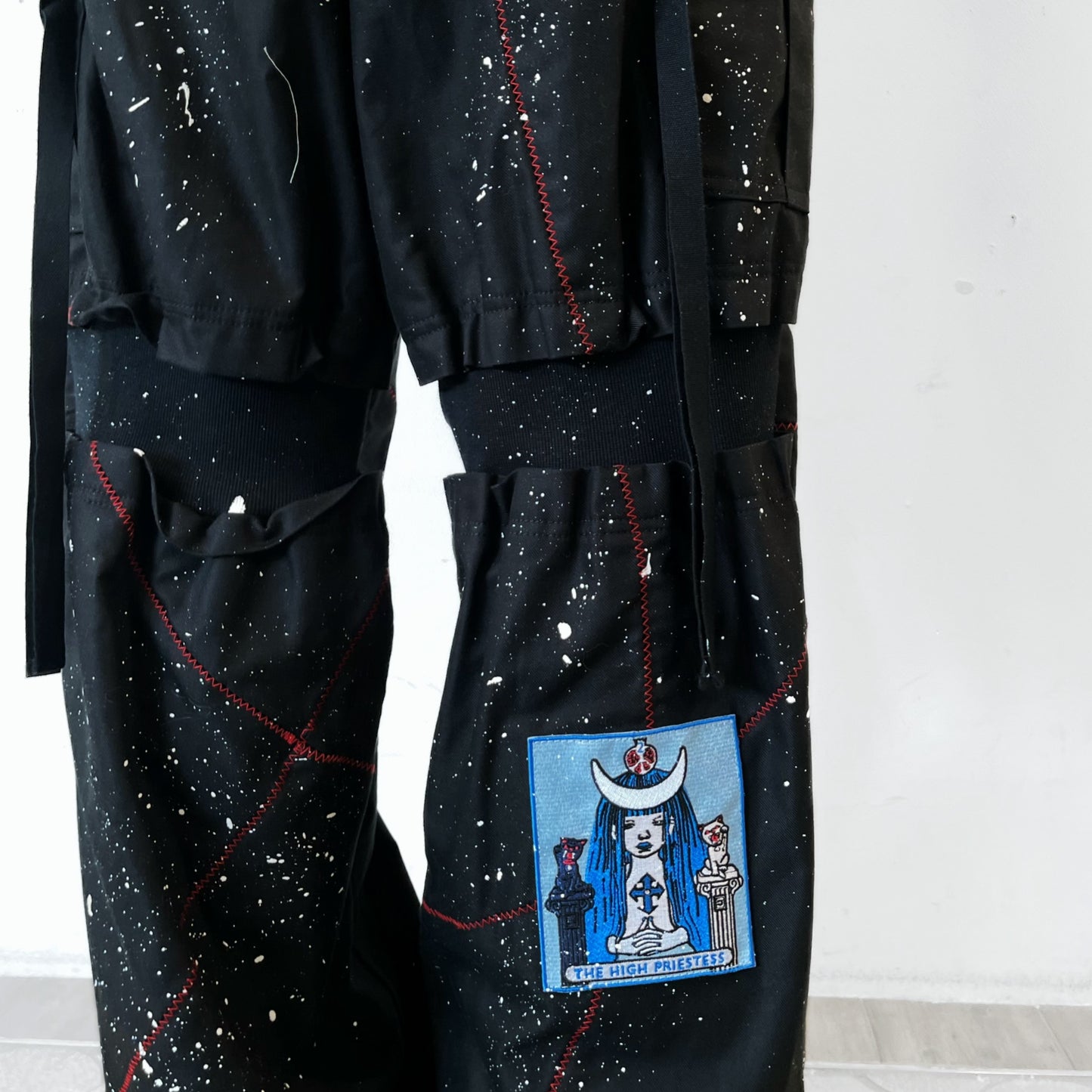 SLASH SCAR CARGO PANTS STAIN PROCESSED EMBROIDERED PATCH ARTWORK BY TREVOR BROWN / BLACK / 刺繍パッチカーゴパンツ