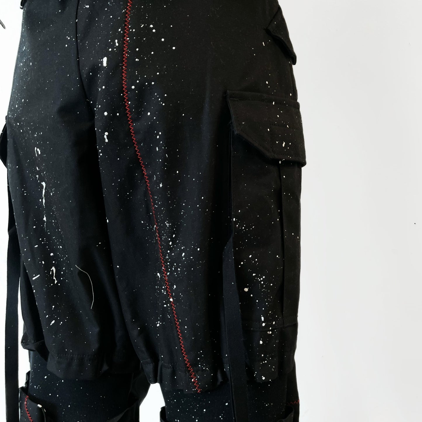 SLASH SCAR CARGO PANTS STAIN PROCESSED EMBROIDERED PATCH ARTWORK BY TREVOR BROWN / BLACK / 刺繍パッチカーゴパンツ