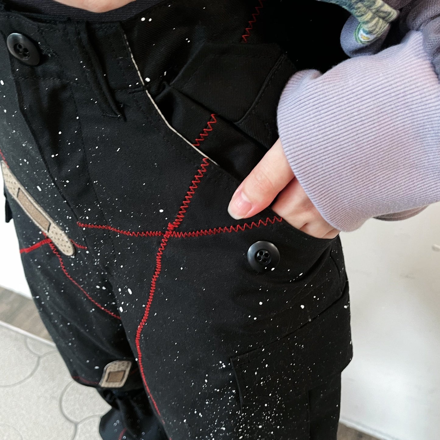 SLASH SCAR CARGO PANTS STAIN PROCESSED EMBROIDERED PATCH ARTWORK BY TREVOR BROWN / BLACK / 刺繍パッチカーゴパンツ