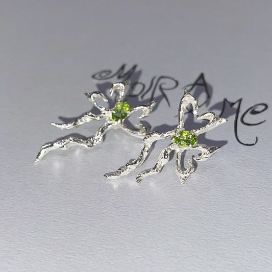 Harmony Earrings / Peridot / ハートピアス