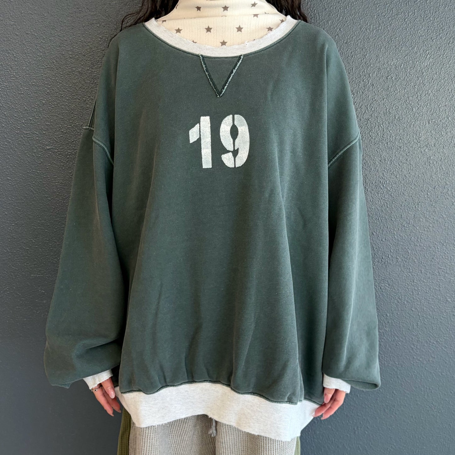 [F.E.E.S] number boxy MTM / green / オーバーサイズスウェット