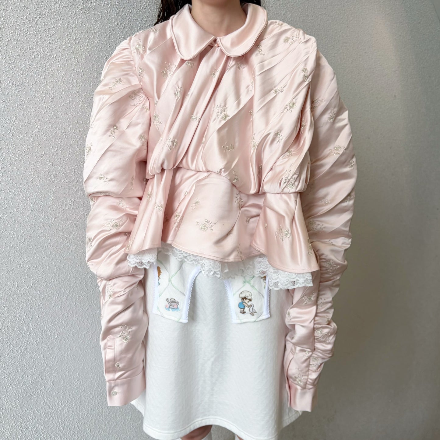 CHILDISH SHIRT / BABY PINK / サテンブラウス