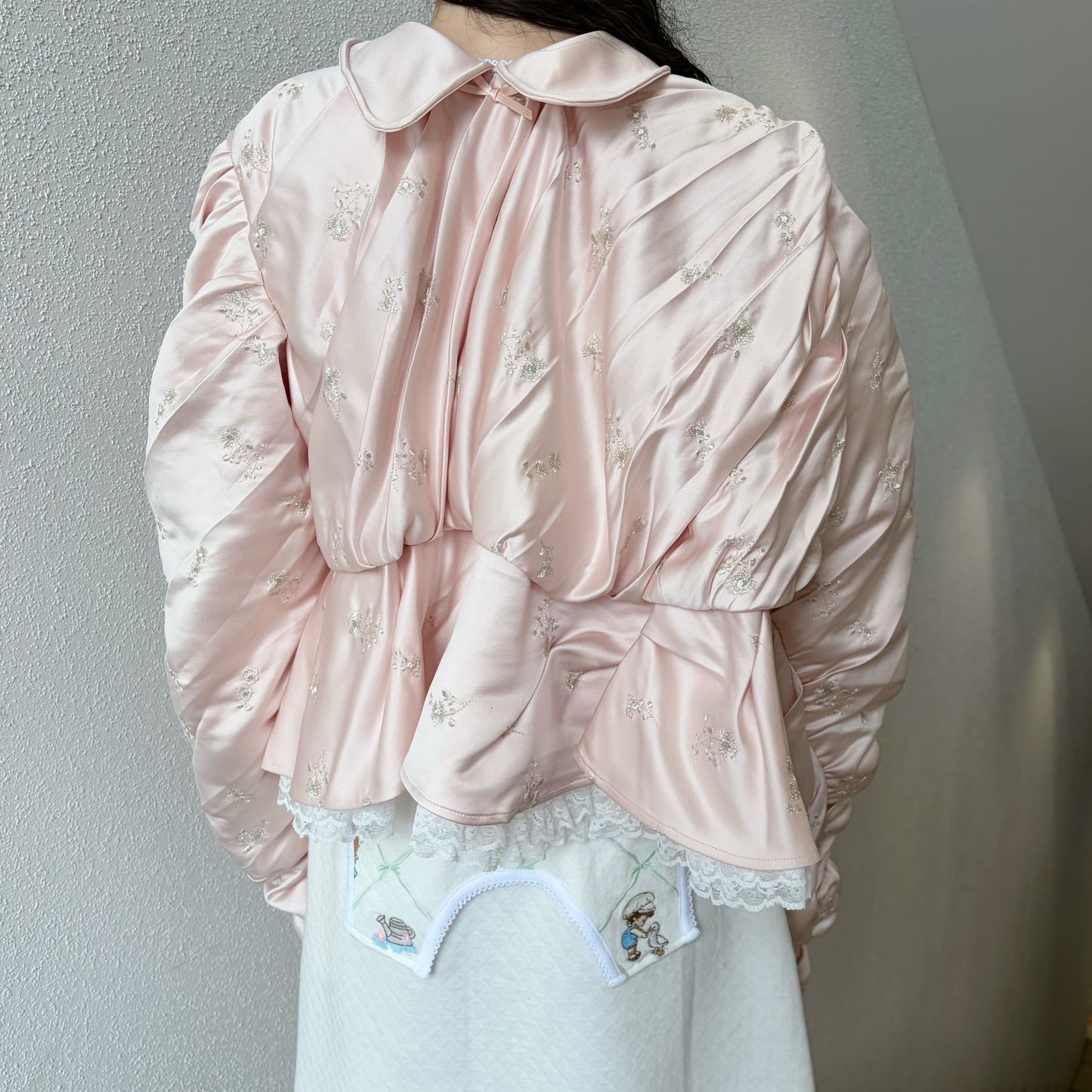 CHILDISH SHIRT / BABY PINK / サテンブラウス