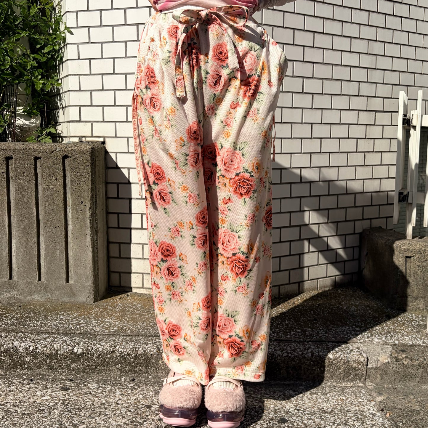 WORN FLORAL LONG PANTS / WORN FLORAL / フラワーパターンパンツ