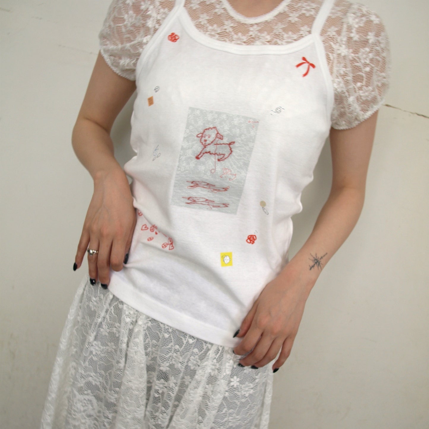 【SHEEP SOUVENIR】sheep is always here camisole / white / プリントキャミソール
