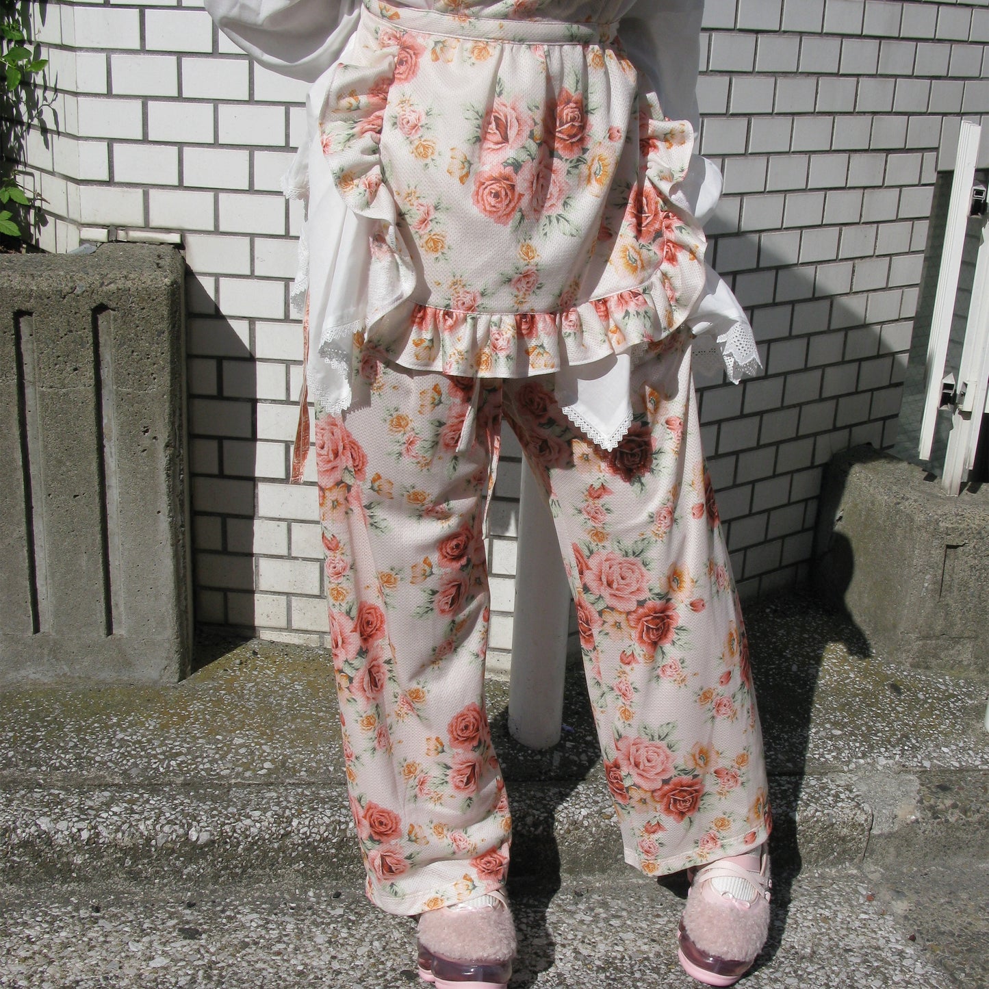 WORN FLORAL LONG PANTS / WORN FLORAL / フラワーパターンパンツ