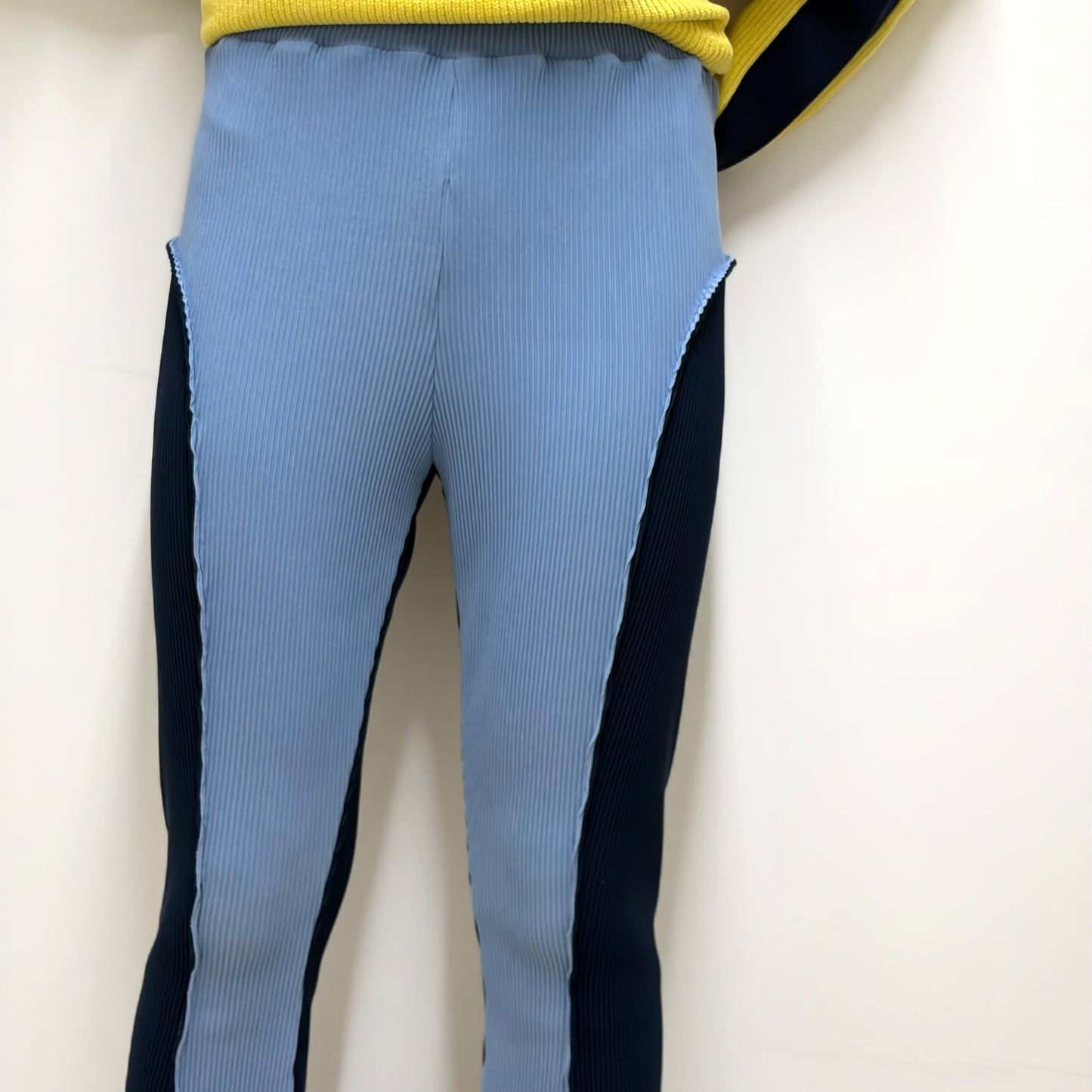 CRISP LEGGINGS / SODA / プリーツレギンス
