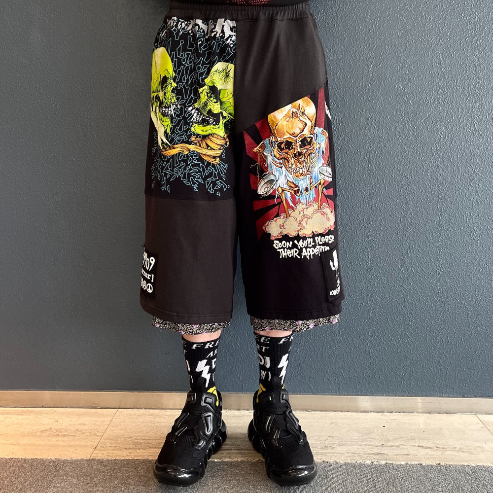 PUNK SHORT PANTS RE-MAKE FROM USED PUNK TEE AND KIDILL ARCHIVE TEE / BLACK x BLACK FLOWER / リメイクショーツ