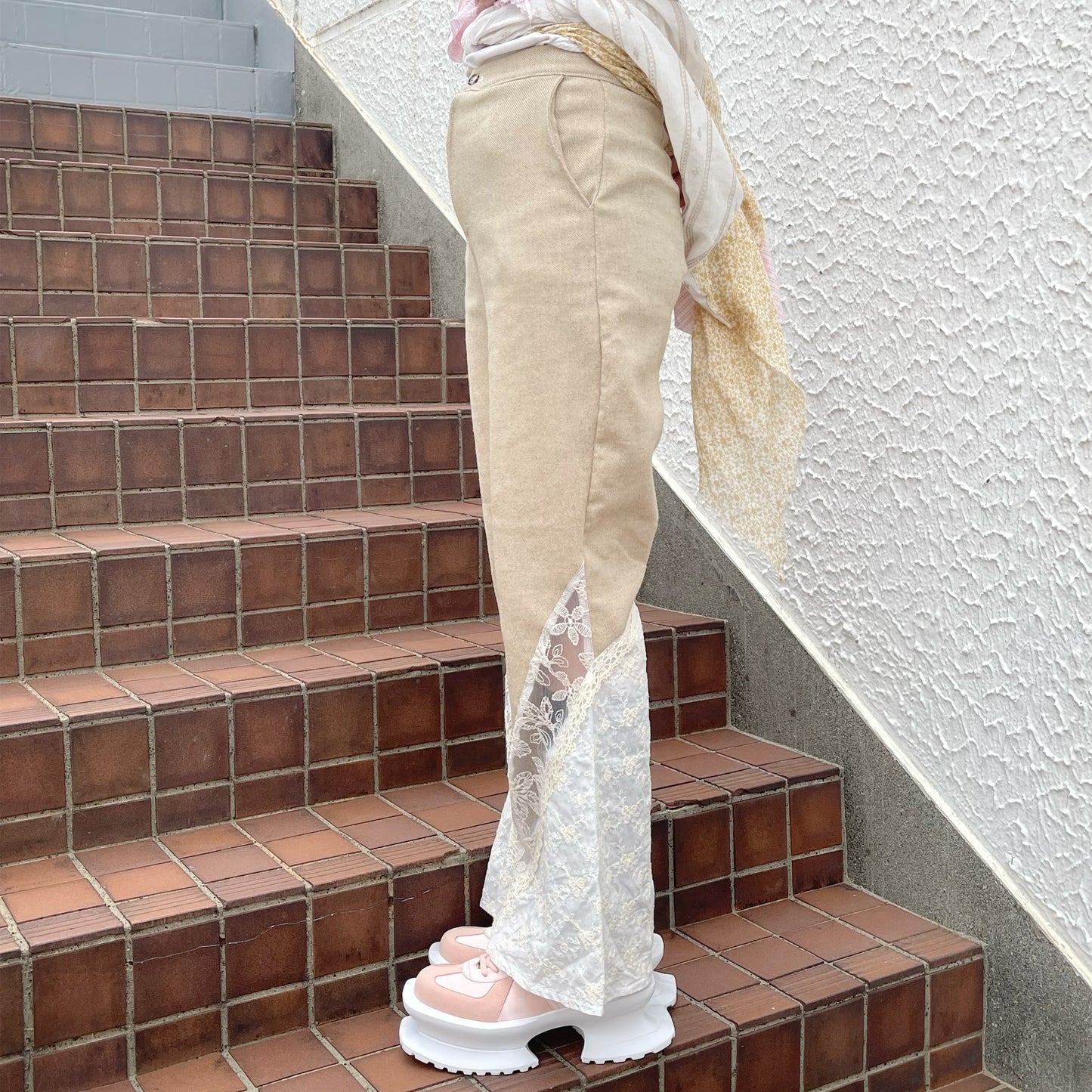 Curve Trousers / Beige / カーブパンツ