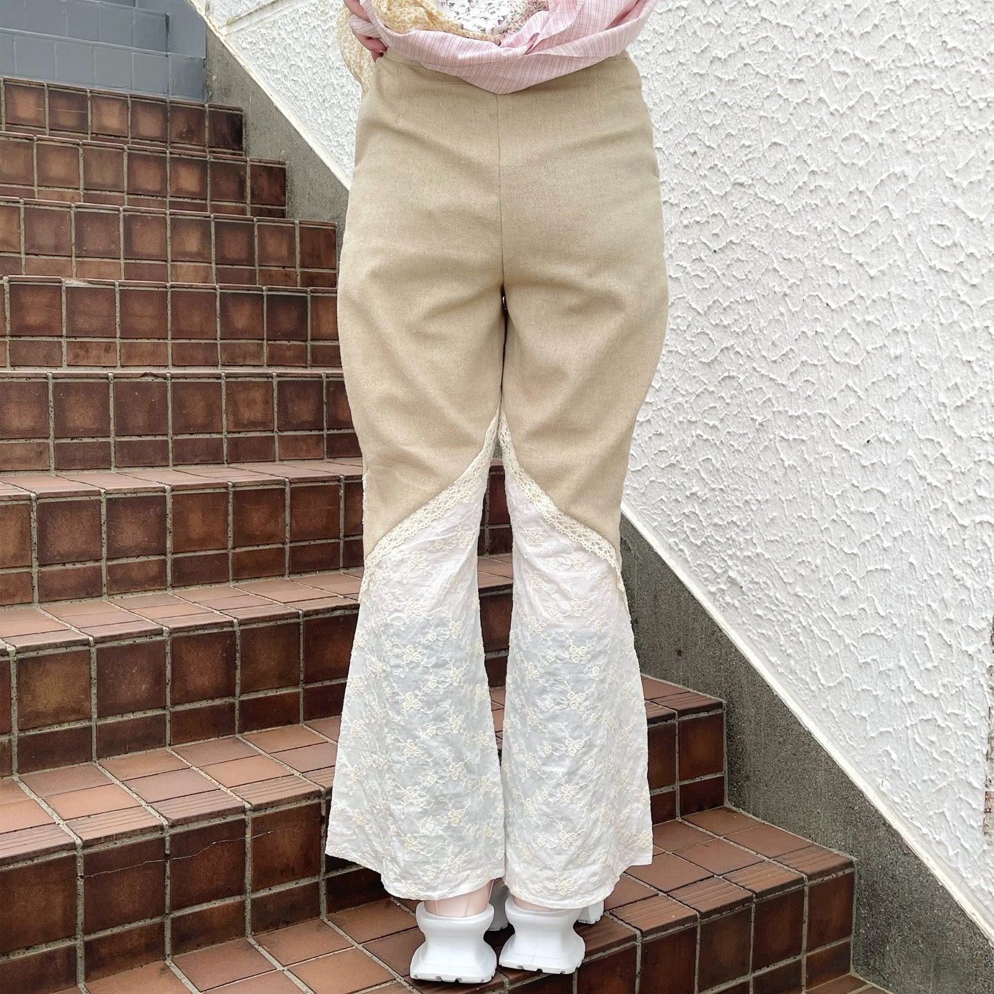 Curve Trousers / Beige / カーブパンツ
