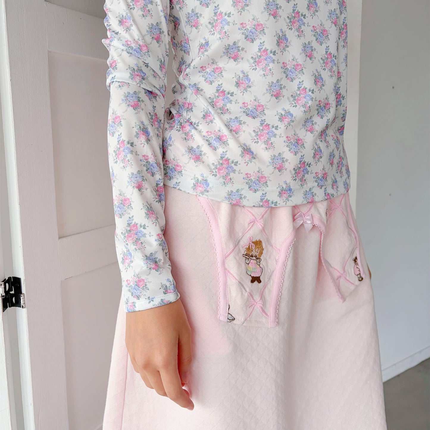 FLOWER PRINT T / WHITE / フラワープリントトップ