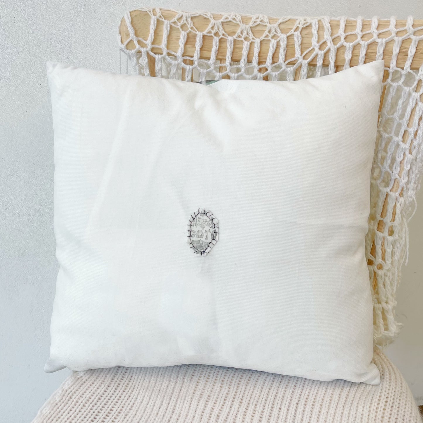 Cushion+ / クッション