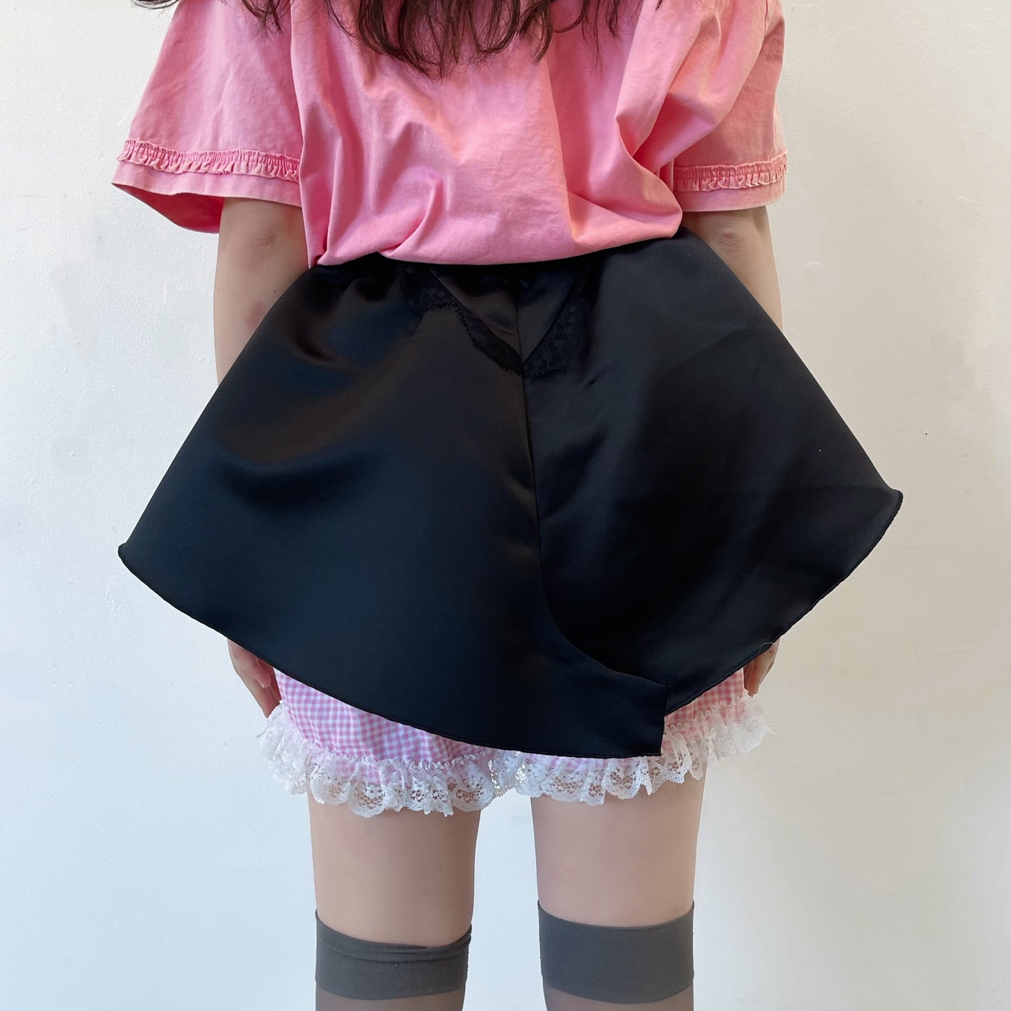 SATIN PANTY SKIRT / BLACK / サテンスカート