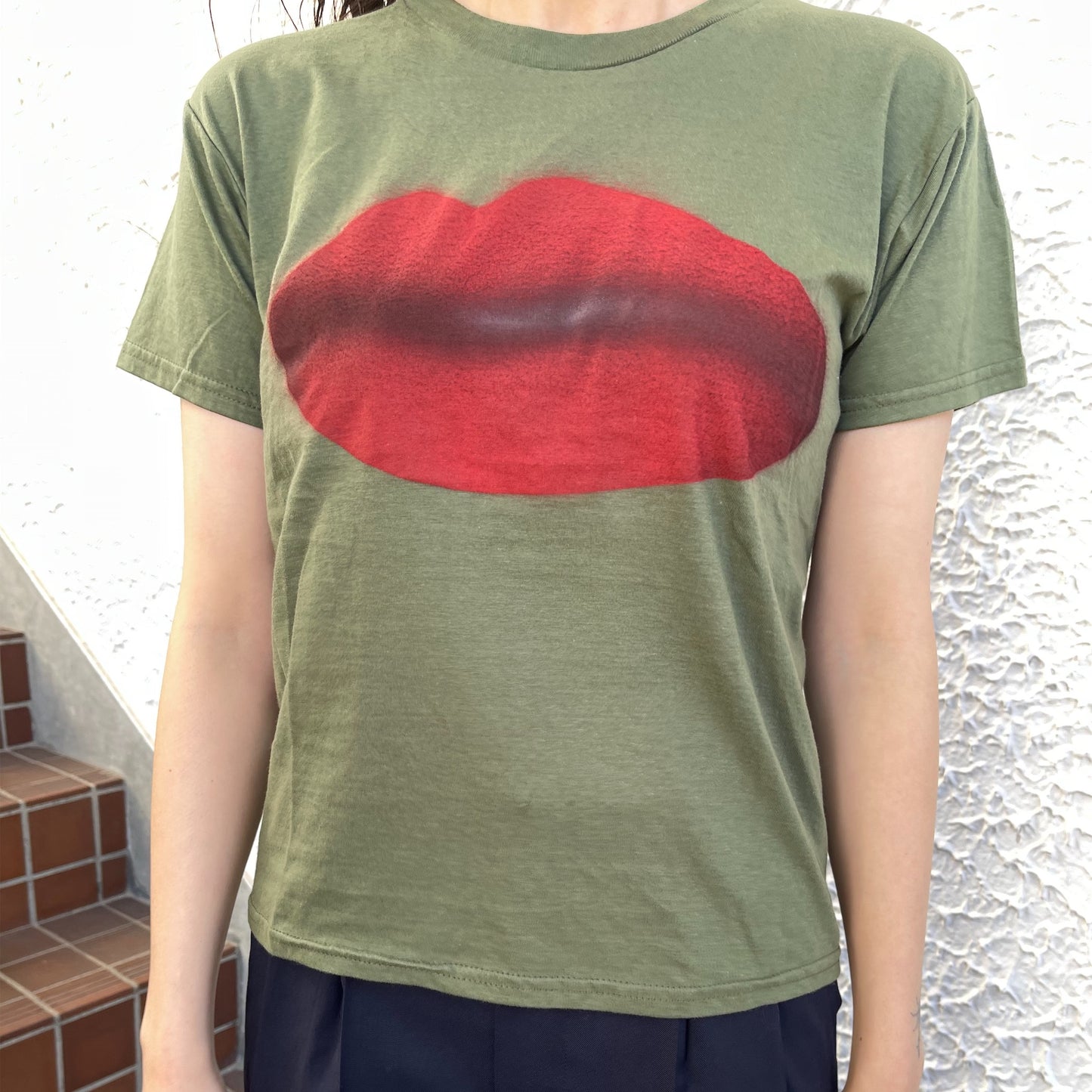 Khaki lips tee M / エアブラシTシャツ