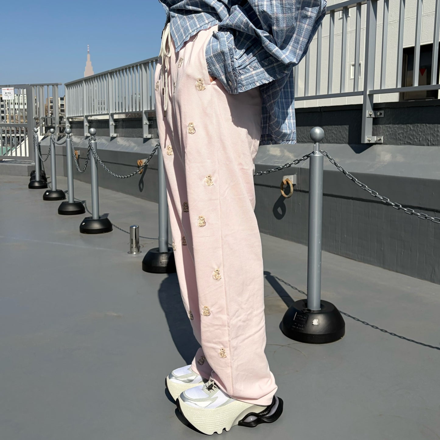 EMBROIDERY FLAT PANTS / PINK / うさぎ刺繍パンツ