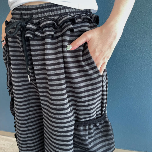 Mixed Pattern Ruffled Pants / Black / ストライプラッフルパンツ