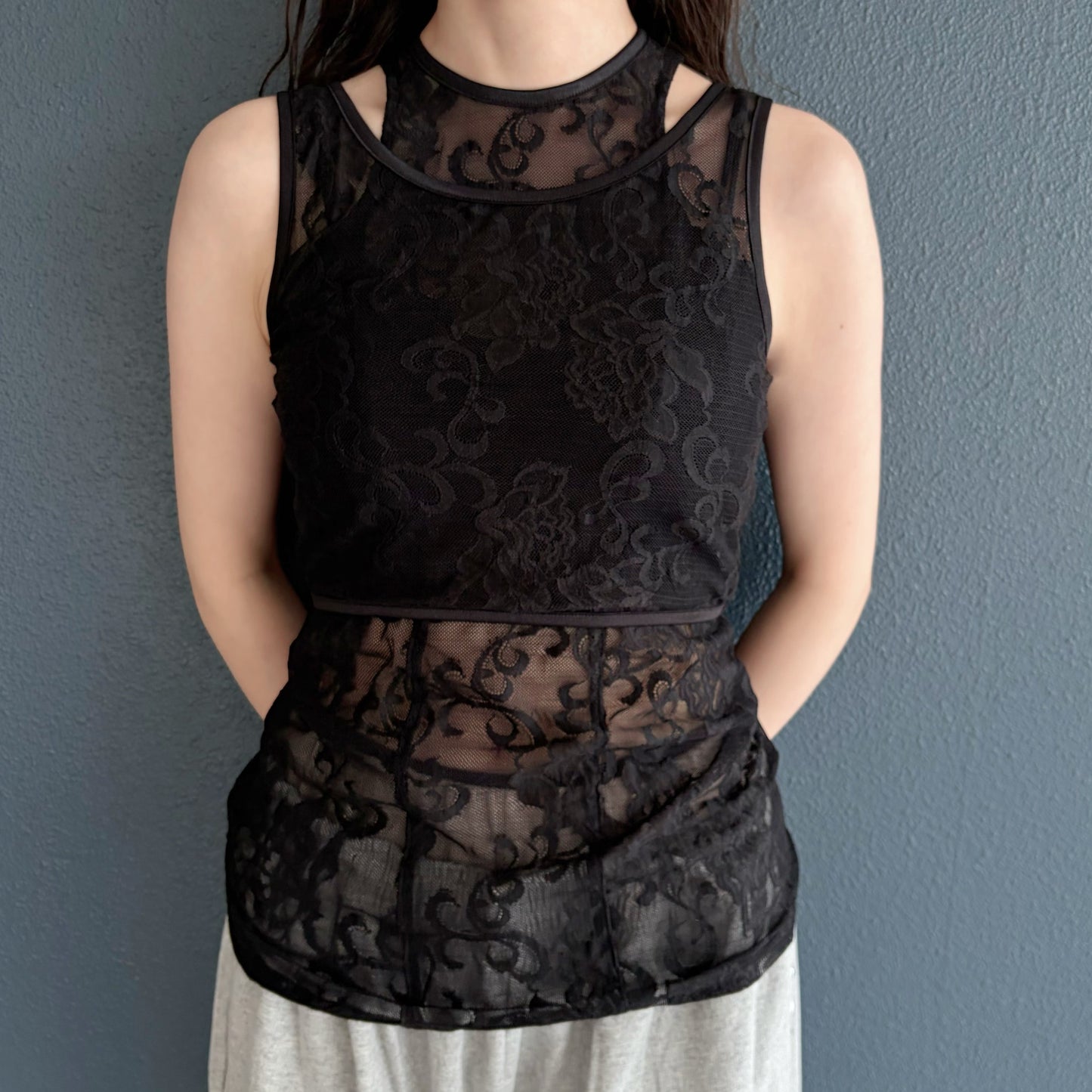 AKIKOAOKI レーストップス layered lace tank / black / レイヤードレースタンクトップ | シープ