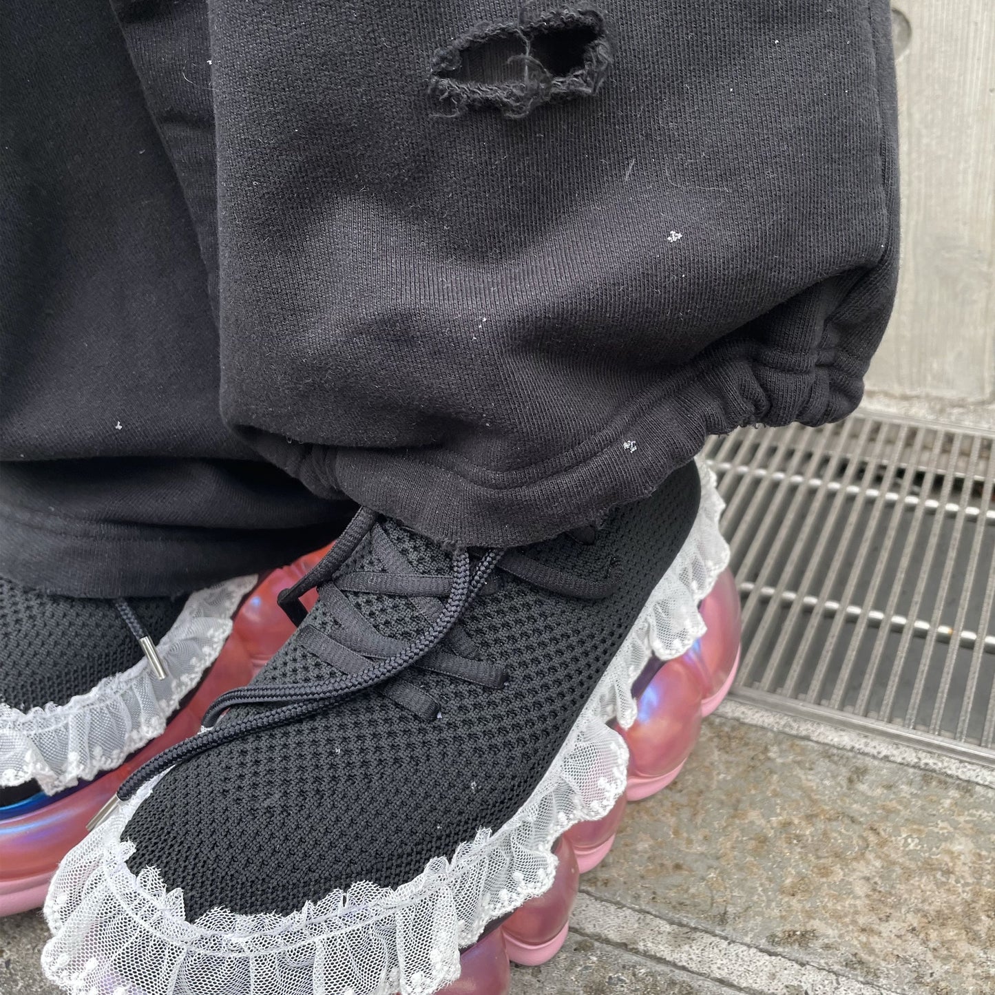 DESTROYED SWEAT PANTS BIOSTONE WASHED DAMAGE STAIN PROCESSED / BLACK / ダメージスウェットパンツ