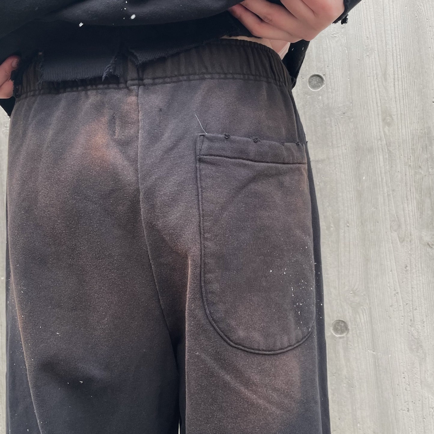 DESTROYED SWEAT PANTS BIOSTONE WASHED DAMAGE STAIN PROCESSED / BLACK / ダメージスウェットパンツ