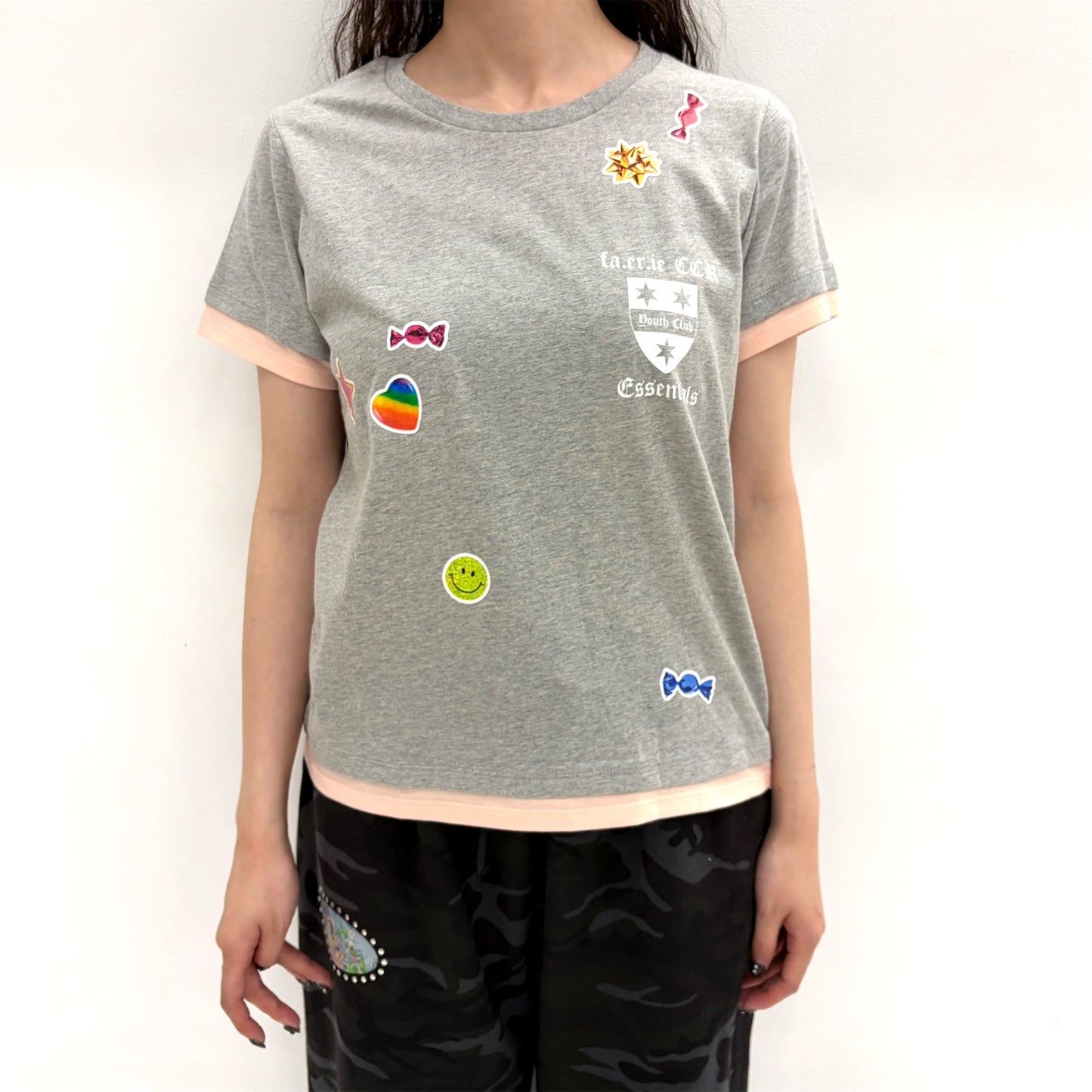 [F.E.E.S] sticker layered t-shirt / melange grey / ステッカーレイヤードtシャツ